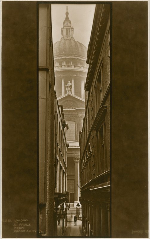 Cattedrale di San Paolo da Canon Alley da English Photographer
