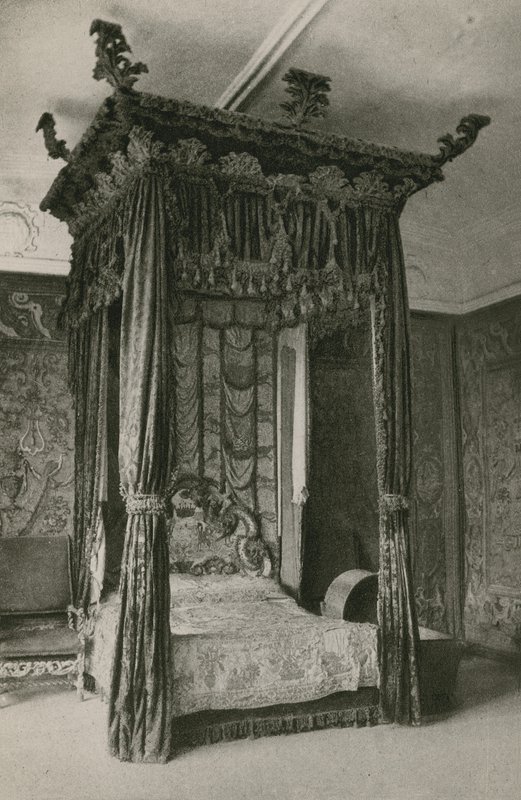 Camera da letto di Stato, Haddon Hall da English Photographer