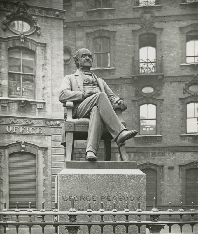Statua di George Peabody da English Photographer