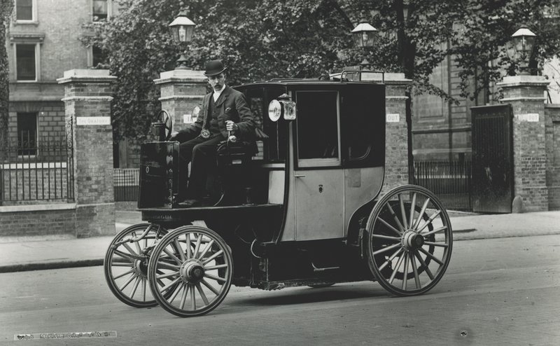 Taxi elettrici, 1897-1900 da English Photographer