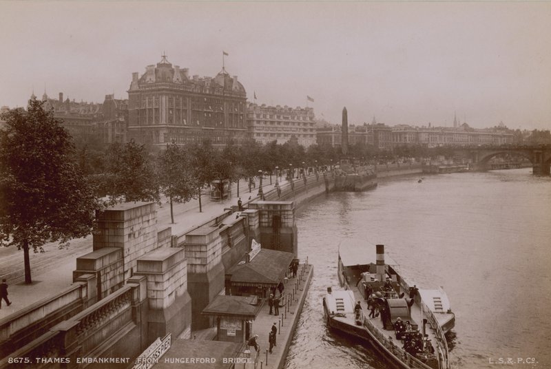 Embankment del Tamigi dal ponte di Hungerford da English Photographer