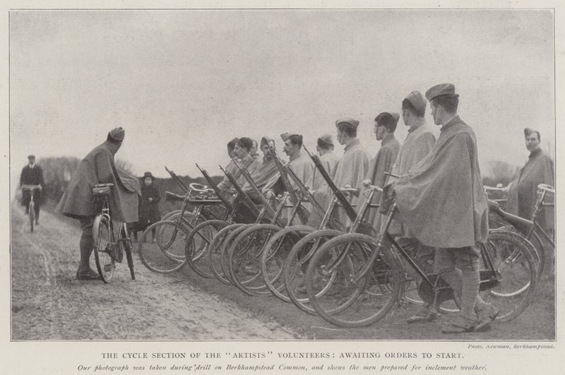 La Sezione Ciclistica dei Volontari Artisti, in Attesa di Ordini per Partire da English Photographer