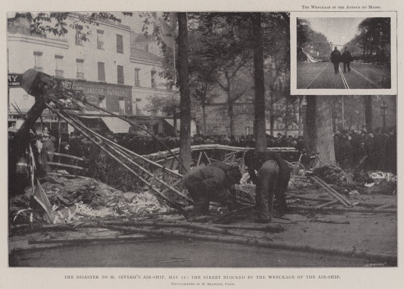 Il disastro al dirigibile di M Severo, 12 maggio, la strada bloccata dai rottami del dirigibile da English Photographer