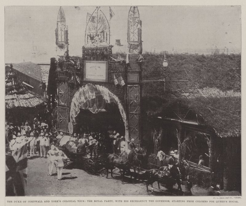 Il tour coloniale del duca di Cornovaglia e York, il gruppo reale con Sua Eccellenza il Governatore, partendo da Colombo per la Queens House da English Photographer