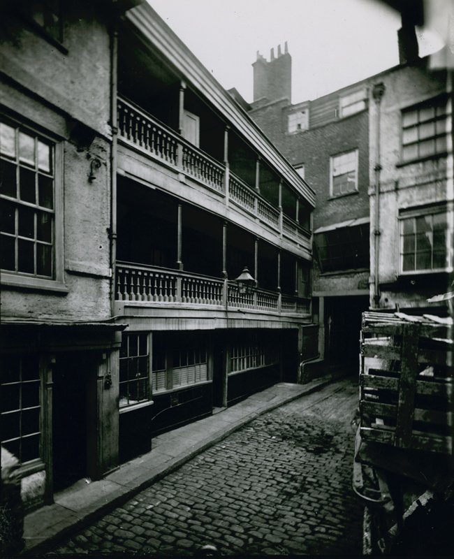 The George, Southwark da English Photographer