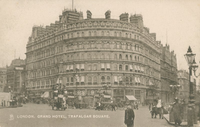 Il Grand Hotel, Trafalgar Square, Londra da English Photographer