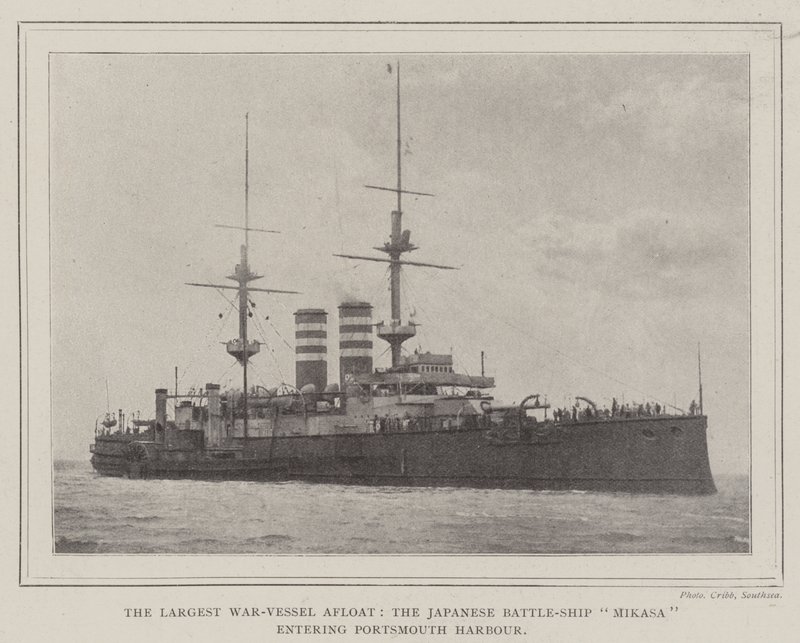La più grande nave da guerra galleggiante, la nave da battaglia giapponese Mikasa che entra nel porto di Portsmouth da English Photographer