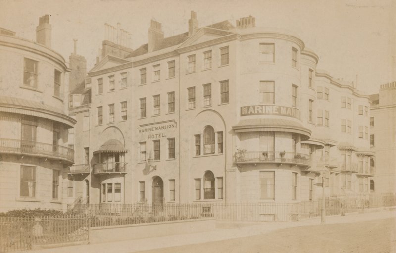 Marine Mansion Hotel a Brighton da English Photographer