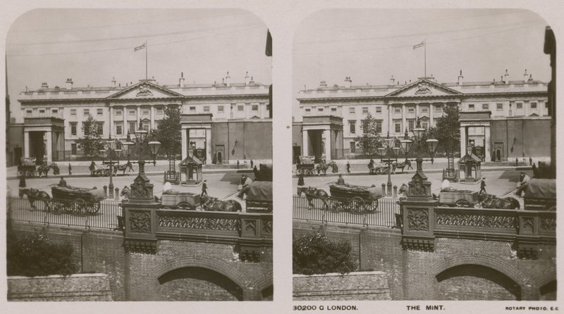 Royal Mint, Londra da English Photographer