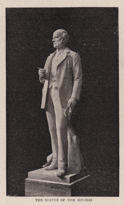 La statua di Tom Hughes da English Photographer