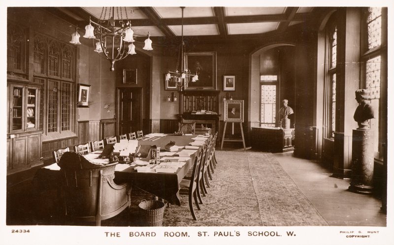 La sala del consiglio della St Pauls School da English Photographer