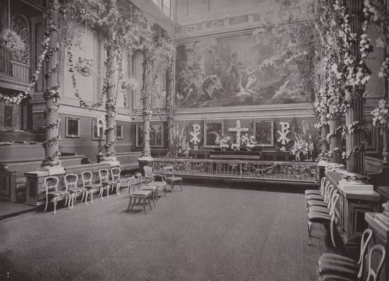 La cappella privata della defunta Regina Vittoria, Buckingham Palace da English Photographer