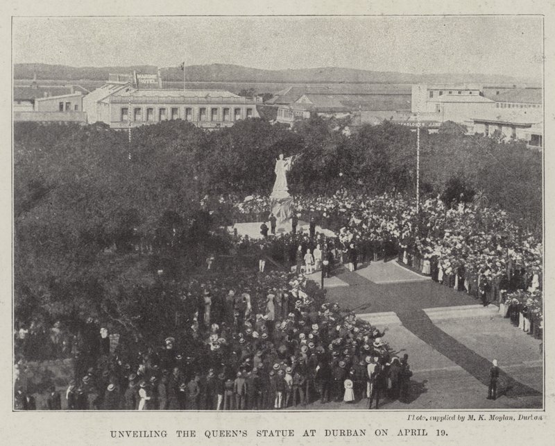 Inaugurazione della statua della Regina a Durban il 19 aprile da English Photographer