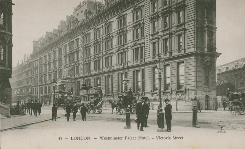 Westminster Palace Hotel, Victoria Street, Londra da English Photographer