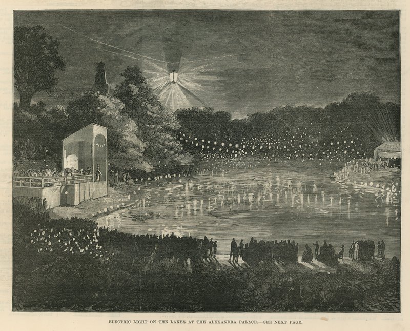 Luce elettrica sui laghi al Palazzo di Alexandra da English School