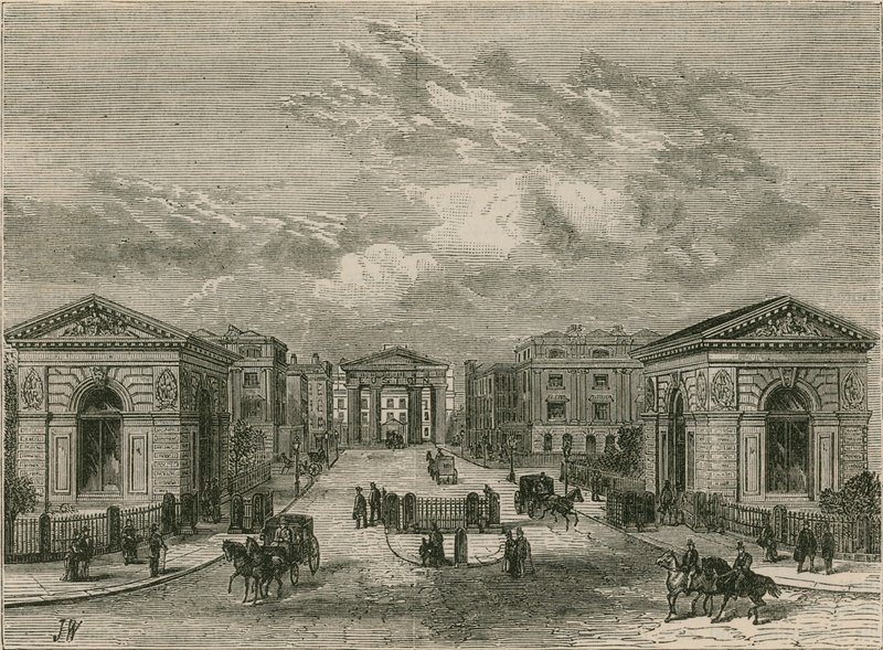 Ingresso alla Stazione di Euston Square da English School