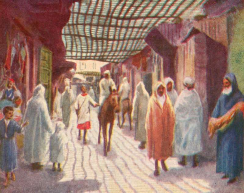 Fez, una strada ombreggiata da English School