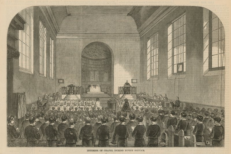Interno della cappella durante il servizio divino da English School