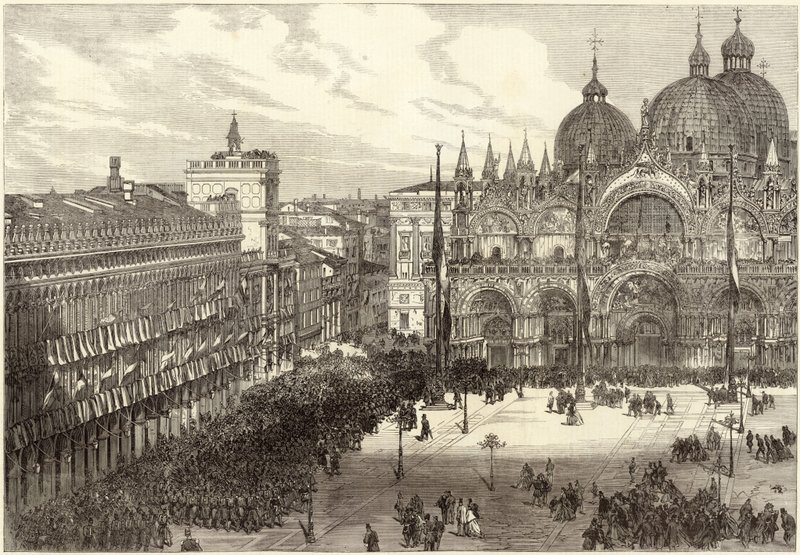 Accoglienza delle truppe italiane davanti alla Cattedrale di San Marco da English School