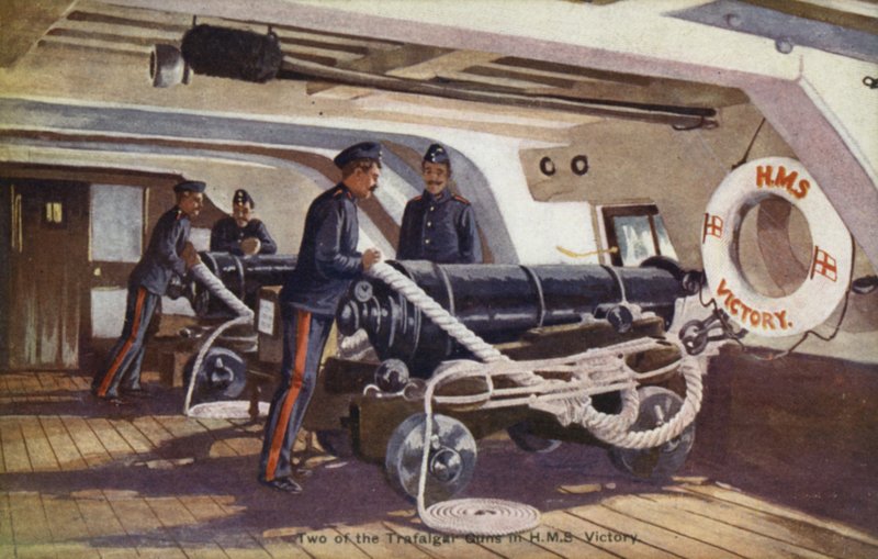 Due dei cannoni di Trafalgar nella HMS Victory da English School