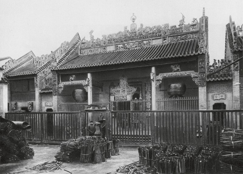 Pinglofu, Kuangsi, Città di Pinglo sul fiume Kuei, Canton Club da Ernst Boerschmann