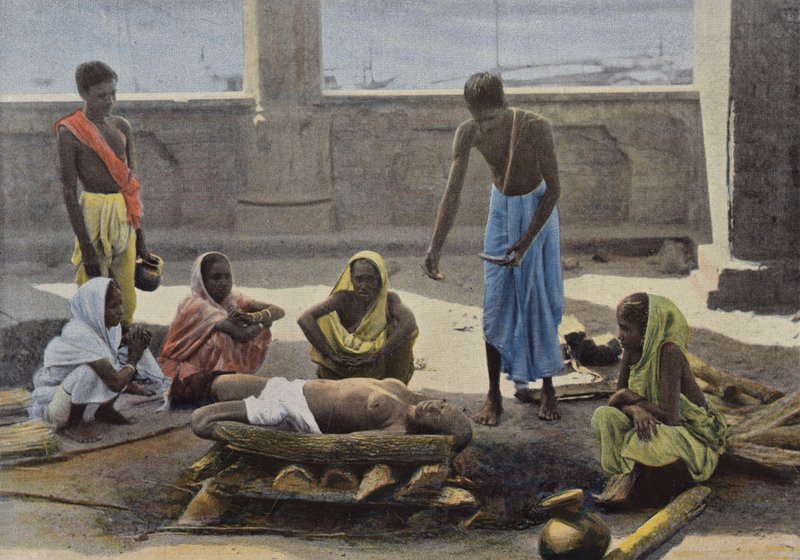 Ceylon, La Cremazione in India da European Photographer