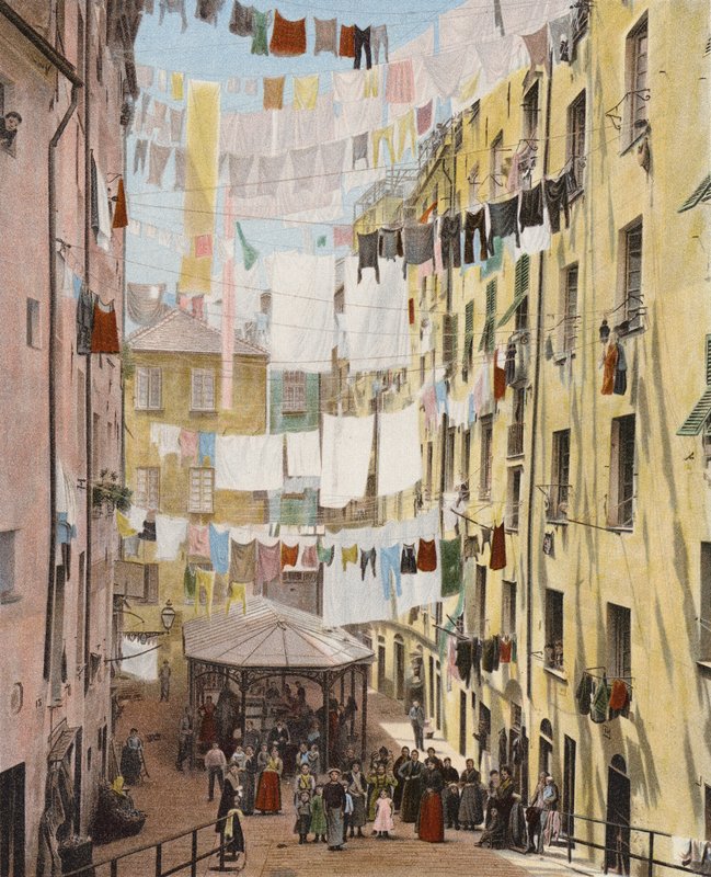 Strada nel vecchio quartiere di Genova, Italia da European Photographer