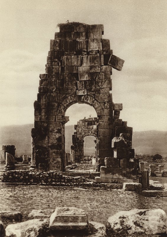 Volubilis, Rovine del Tempio di Adriano da European Photographer