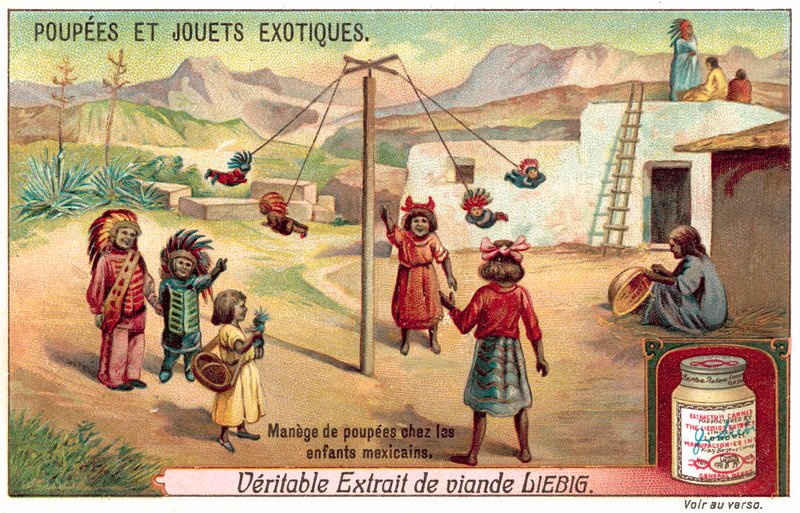 Bambini in Messico che giocano con bambole su una giostra da European School
