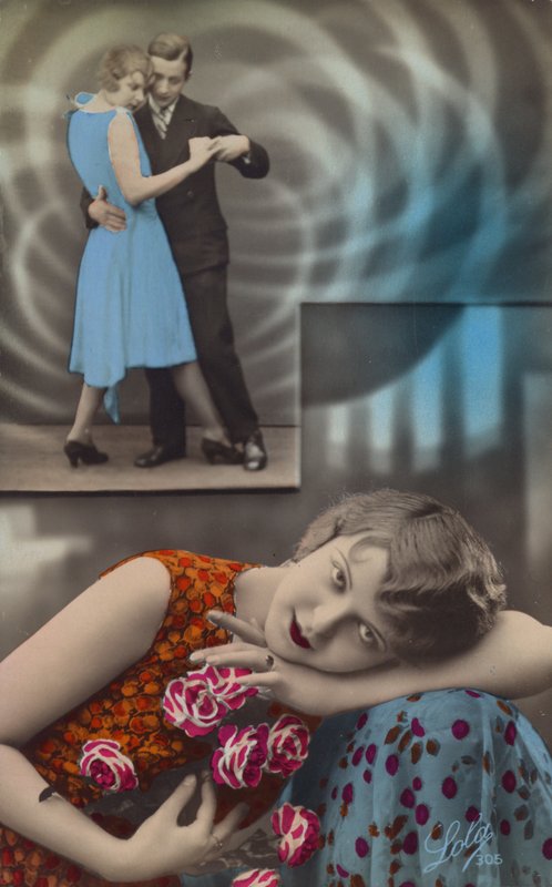 Una giovane donna sogna di ballare con un uomo da French Photographer
