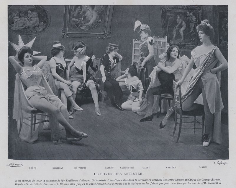 Attrici nella sala verde del Theatre des Varietes, Parigi da French Photographer