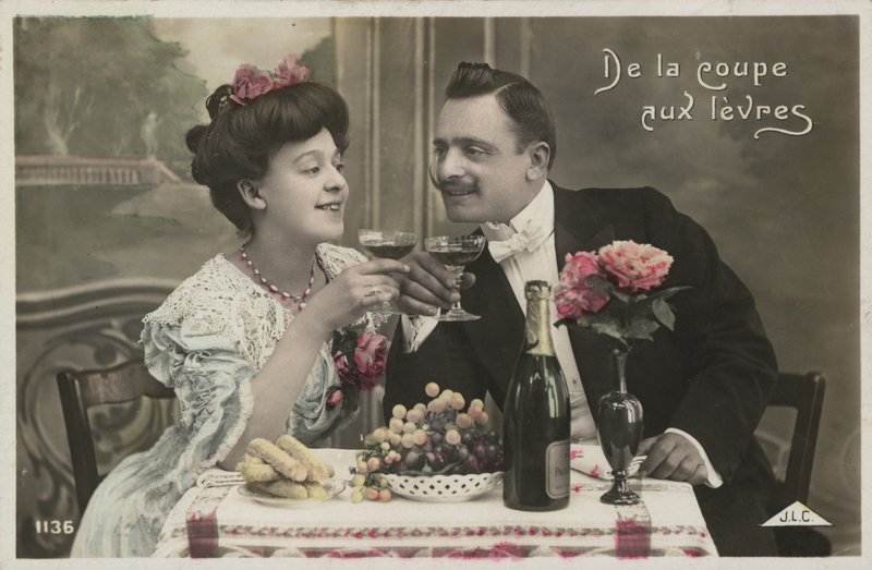Coppia che beve champagne da French Photographer