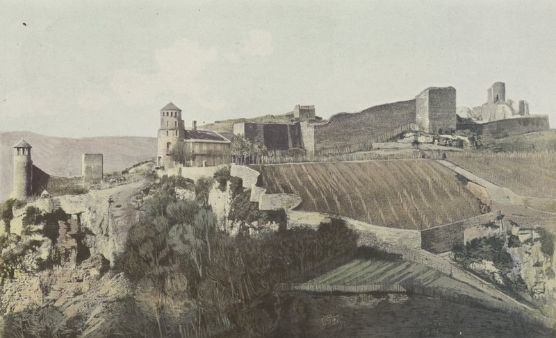 Crémieu, Resti delle mura fortificate e dell