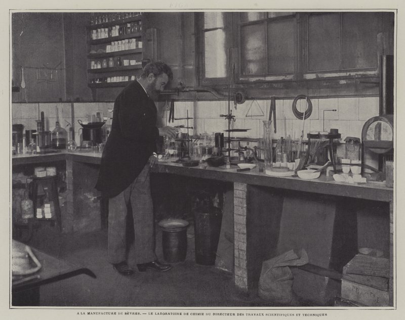 Direttore delle Opere Scientifiche e Tecniche nel laboratorio di chimica alla fabbrica di porcellana di Sèvres, Francia da French Photographer