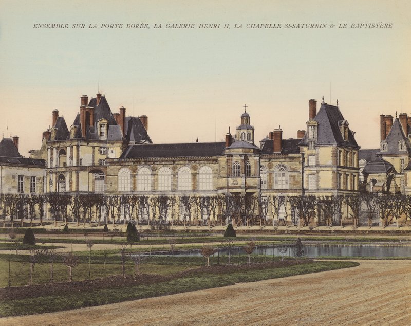 Fontainebleau: Insieme sulla Porta Dorata, La Galleria Enrico II, La Cappella di San Saturnino e Il Battistero da French Photographer