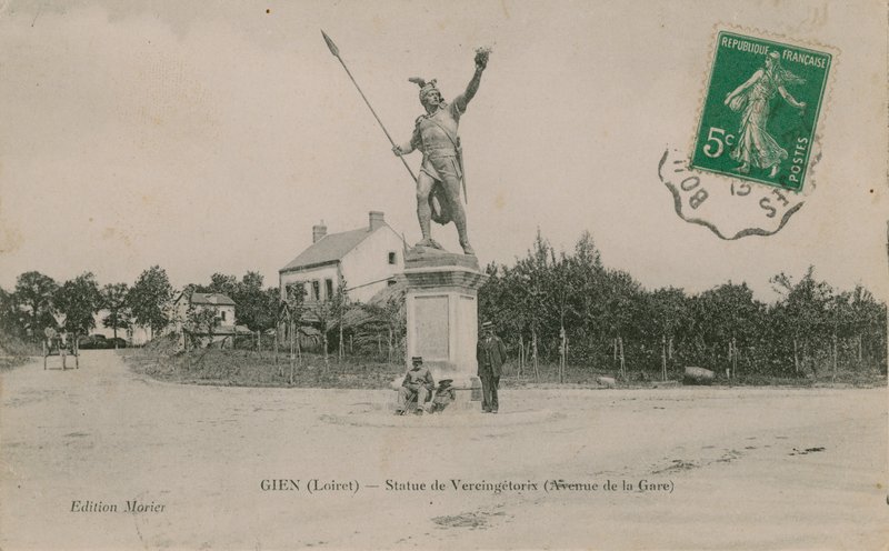 Gien (Loiret), Statua di Vercingetorige da French Photographer
