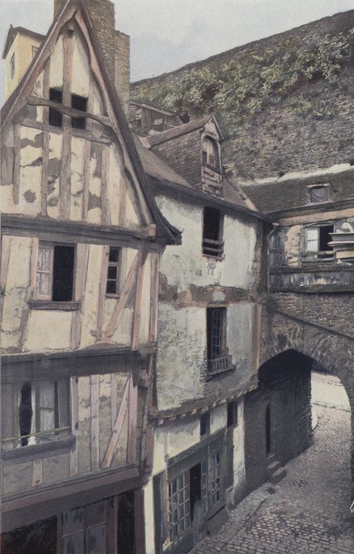 Laval, Porta Beucheresse e vecchie case da French Photographer