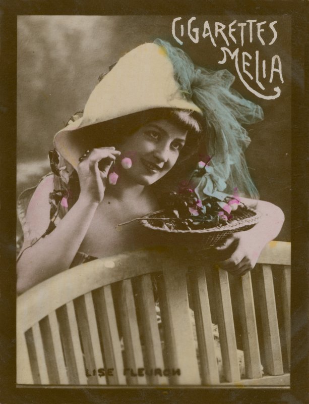 Lise Fleuron, ragazza con ciliegie da French Photographer