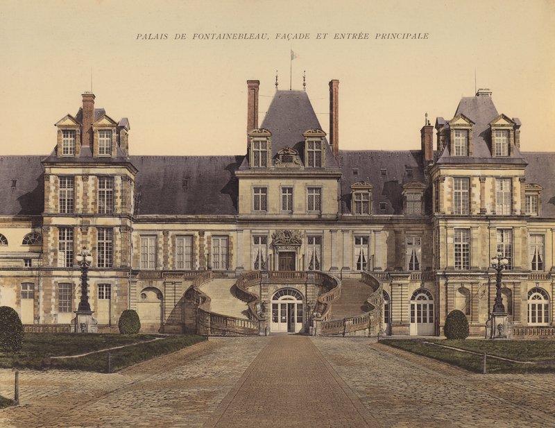 Palazzo di Fontainebleau, Facciata e Ingresso Principale da French Photographer
