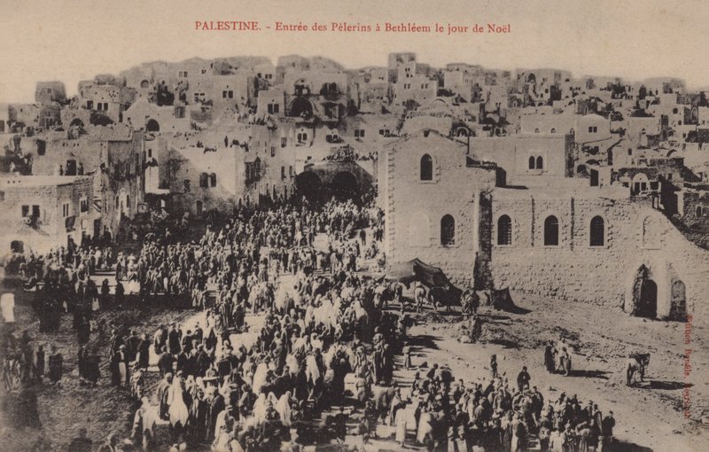 Palestina, ingresso dei pellegrini a Betlemme il giorno di Natale da French Photographer