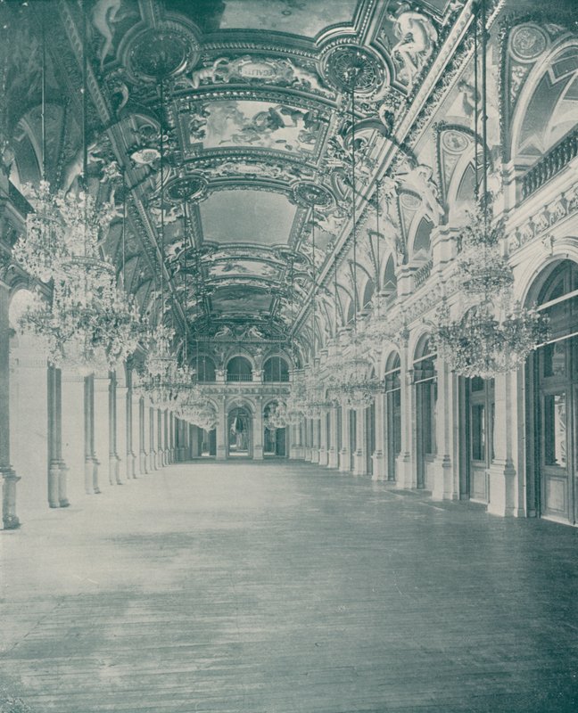 Parigi: La Sala da Ballo, Hotel de Ville da French Photographer