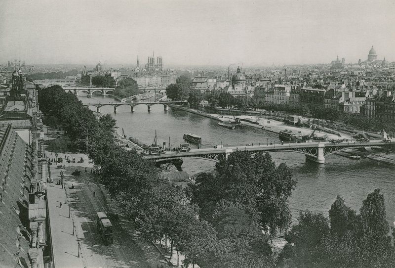 Perspective sur la Seine, vue prise du Pavillon de Flore da French Photographer