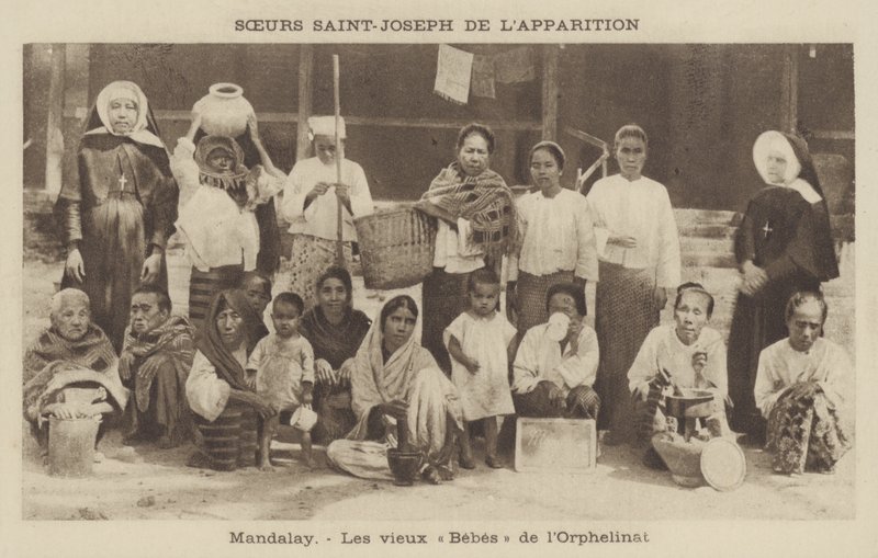 Residenti di un orfanotrofio gestito dalle Suore di San Giuseppe, Mandalay, Birmania da French Photographer