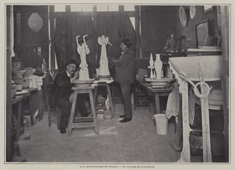 Laboratorio di scultura alla fabbrica di porcellana di Sèvres, Francia da French Photographer
