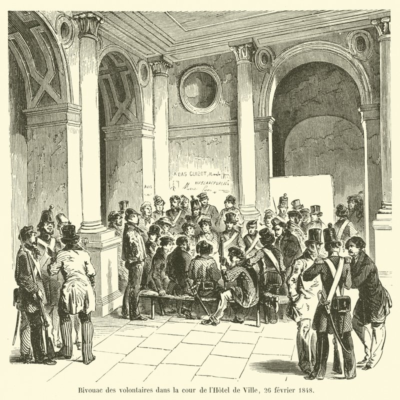 Bivacco dei volontari nel cortile dell