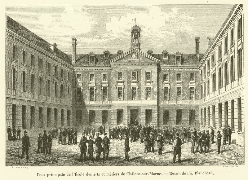 Cortile principale della Scuola delle arti e mestieri di Chalons-sur-Marne da French School