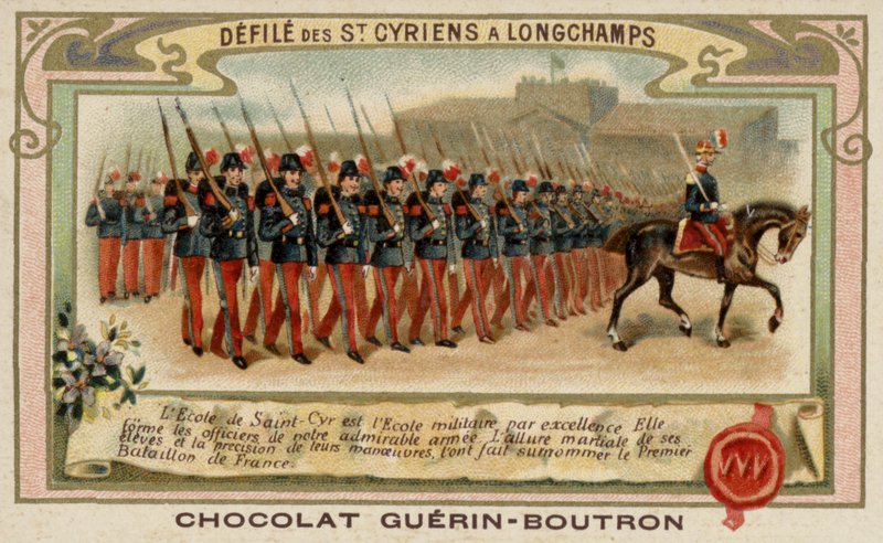 Parata dei cadetti della Scuola Militare di Saint-Cyr a Longchamps, Francia da French School