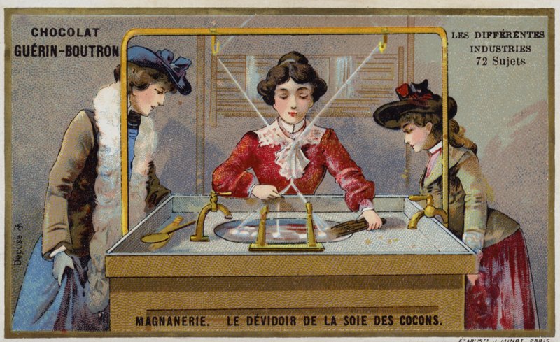Produzione della seta. Filatura delle fibre su un rocchetto da French School