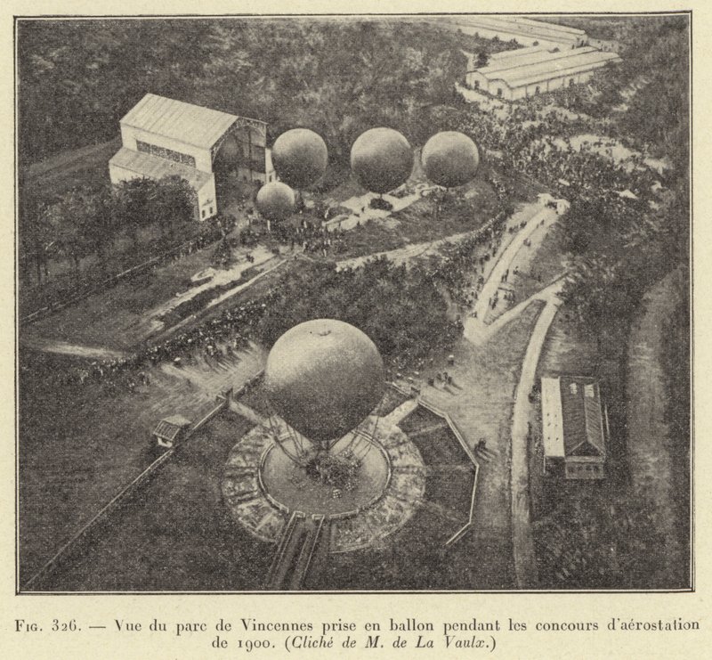 Vista del parco di Vincennes presa in mongolfiera durante i concorsi di aerostazione del 1900 da French School