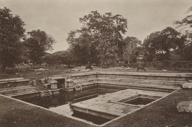 Città rovinate di Ceylon: Pokuna da Henry W. Cave